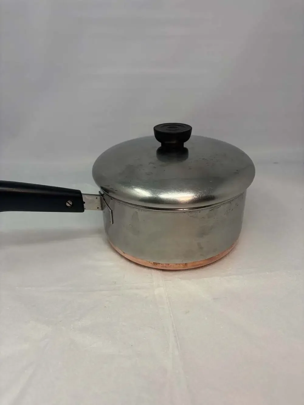 Vintage Pre 1968 Copper Bottom Revere Ware 1 1/2 Quart Sauce Pan with orig lid.